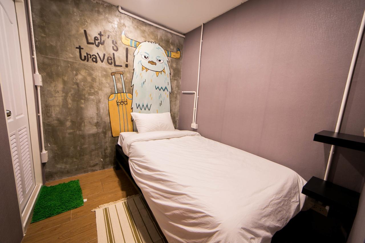 In My Bed Hostel Банкок Стая снимка