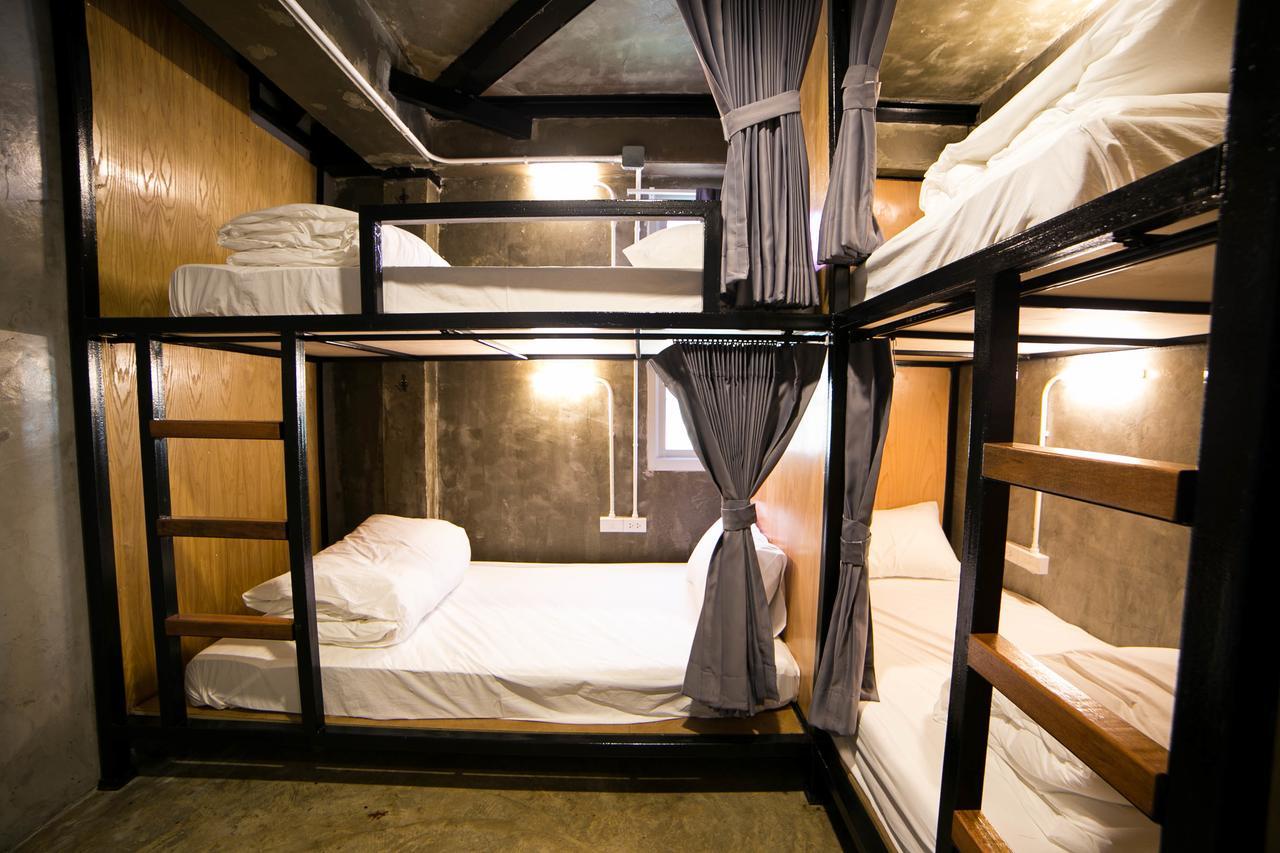 In My Bed Hostel Банкок Екстериор снимка