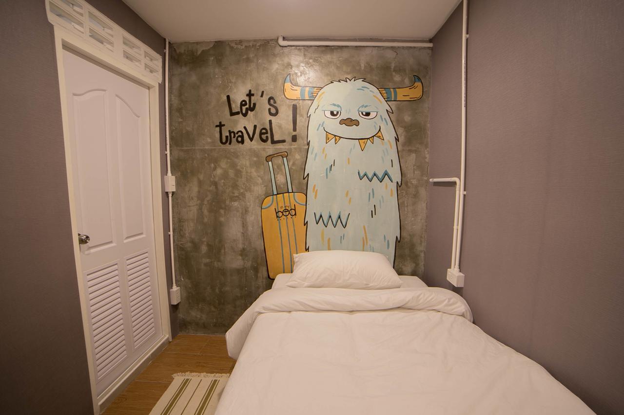 In My Bed Hostel Банкок Екстериор снимка